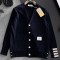 [홍콩명품.THOM BROWNE ] 톰 브라운 2026 남성용 울가디건 TB1384 PD 홍콩명품의류,구매대행,온라인명품