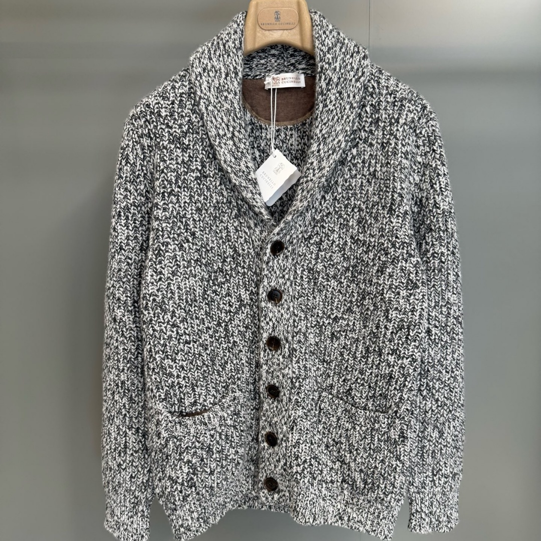 [홍콩명품.BRUNELLO CUCINELLI]브루넬로 쿠치넬리 2026 남성용 울가디건 BL1366 HD 홍콩명품의류,구매대행,온라인명품