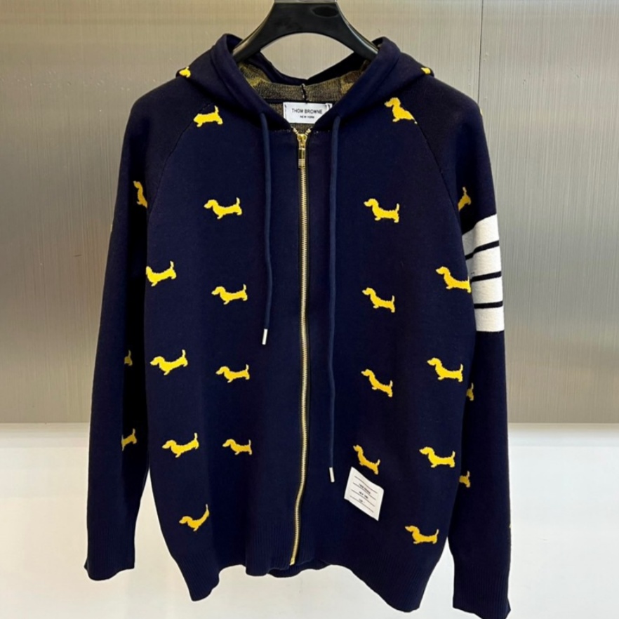 [홍콩명품.THOM BROWNE ] 톰 브라운 2026 남성용 니트가디건 TB1394 PD 홍콩명품의류,구매대행,온라인명품