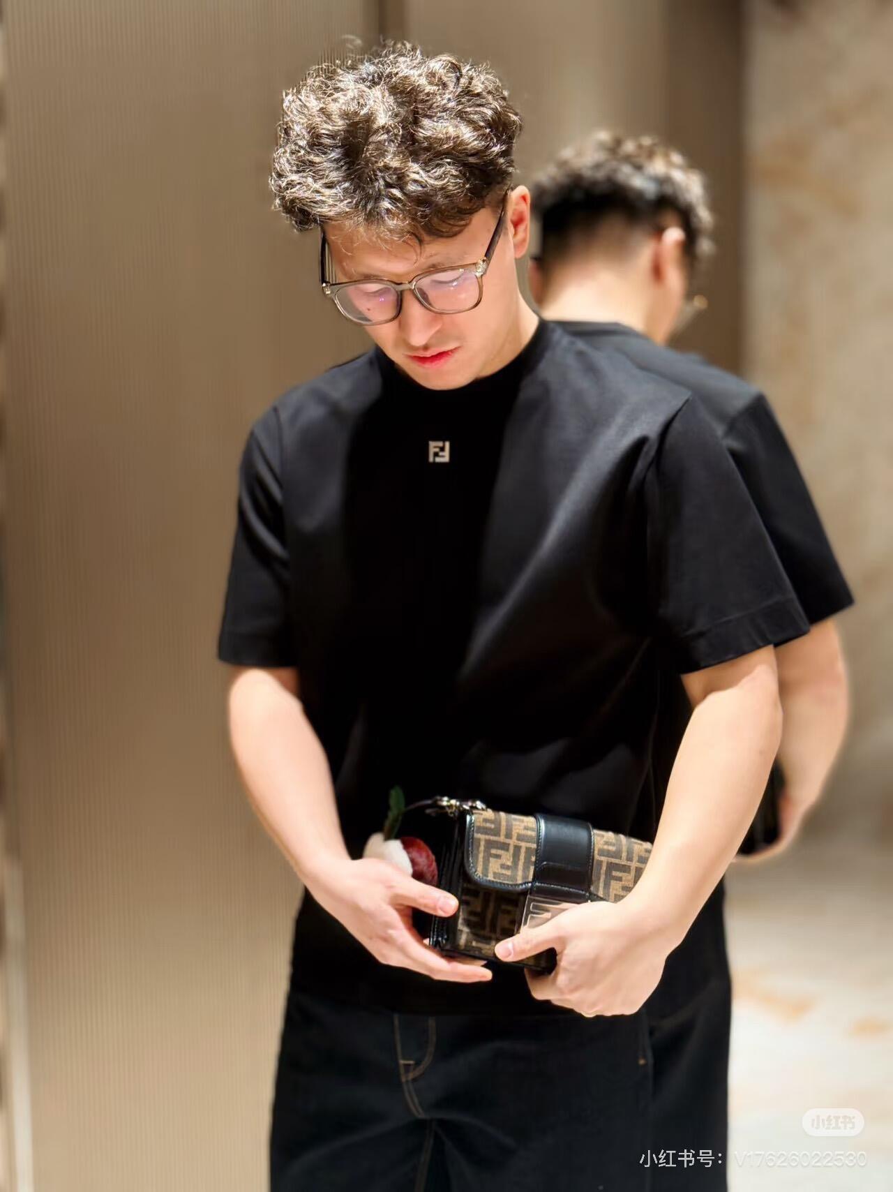 [홍콩명품,FENDI] 펜디 2026 남성용 반팔 FD715 PD 홍콩명품의류,구매대행,온라인명품