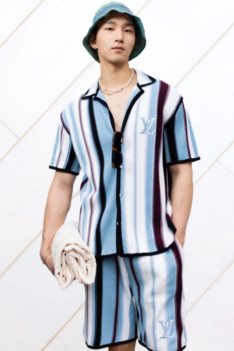 [홍콩명품.LOUIS VUITTON] 루이비통 2026 남성용 니트 반팔셔츠 세트 LV2698 HD 홍콩명품의류,구매대행,온라인명품