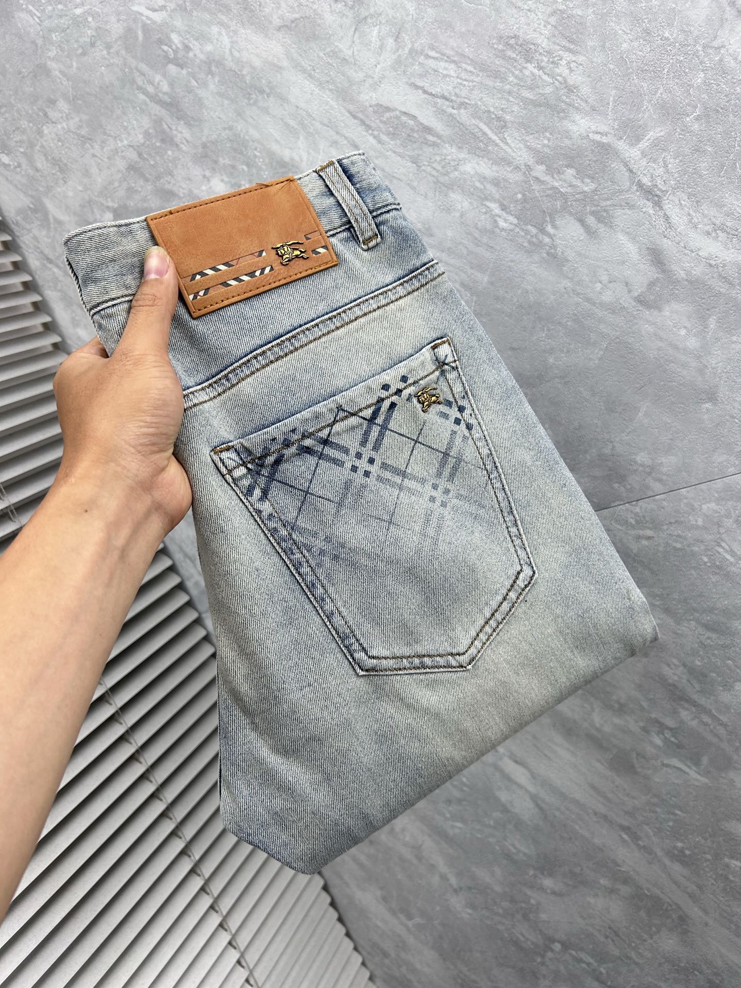 [홍콩명품.BURBERRY] 버버리 2026 남성용 청바지 BU1656 PD 홍콩명품의류,구매대행,온라인명품