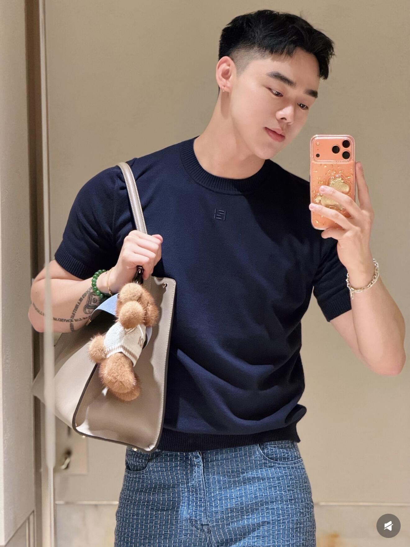 [홍콩명품,FENDI] 펜디 2026 남성용 니트반팔 FD759 PD 홍콩명품의류,구매대행,온라인명품