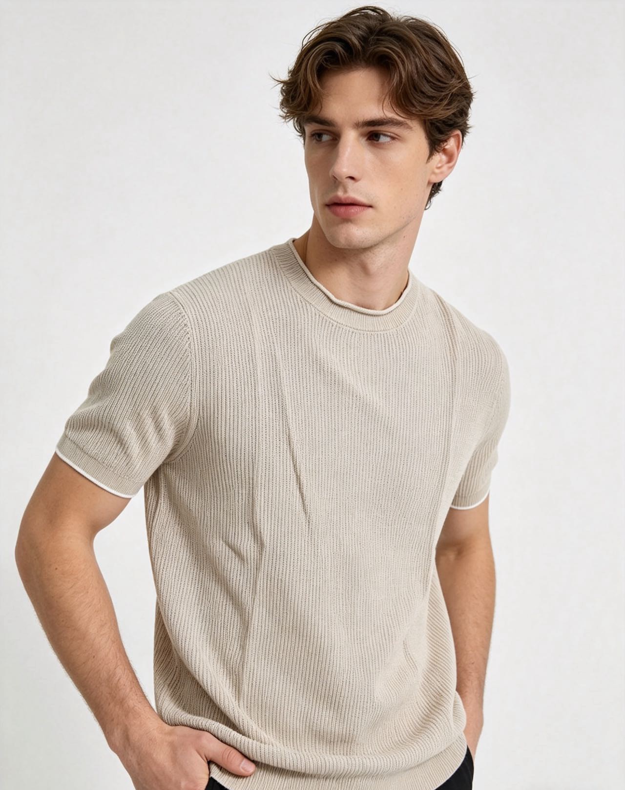 [홍콩명품.BRUNELLO CUCINELLI]브루넬로 쿠치넬리 2026 남성용 니트반팔 BL1527 YB 홍콩명품의류,구매대행,온라인명품