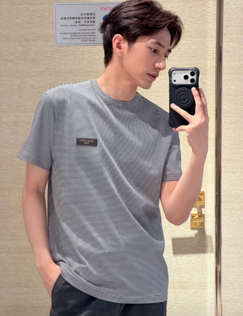 [홍콩명품.LOUIS VUITTON] 루이비통 2026 남성용 니트반팔 LV2912 PD 홍콩명품의류,구매대행,온라인명품