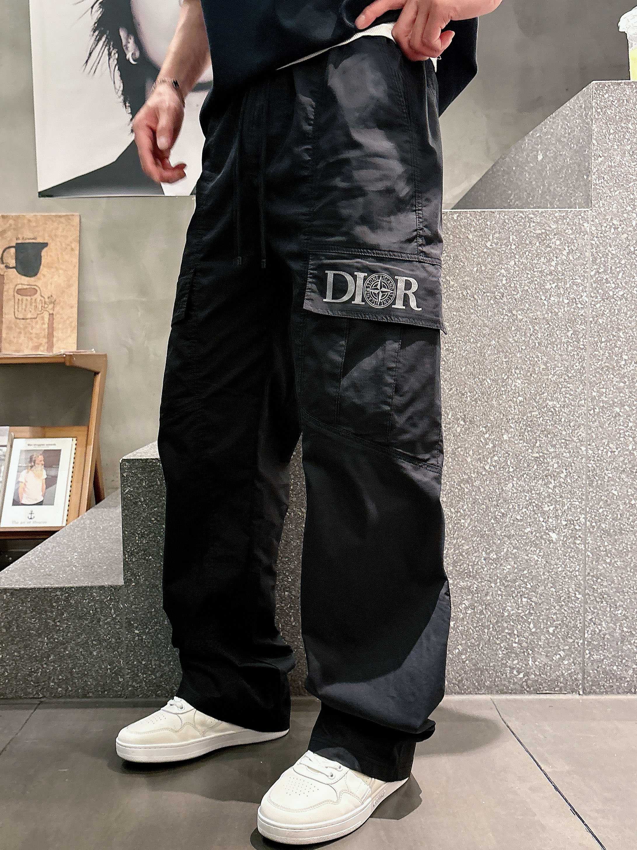 [홍콩명품.Christian Dior] 크리스챤 디올 2026 남성용 바지 CD1806 PD 홍콩명품의류,구매대행,온라인명품