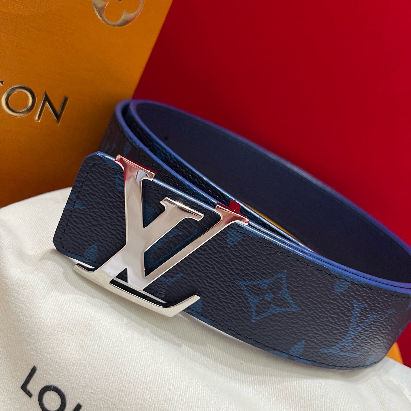 [홍콩명품.LOUIS VUITTON] 루이비통 2026 남성용 가죽벨트 4.0 CM  LV011