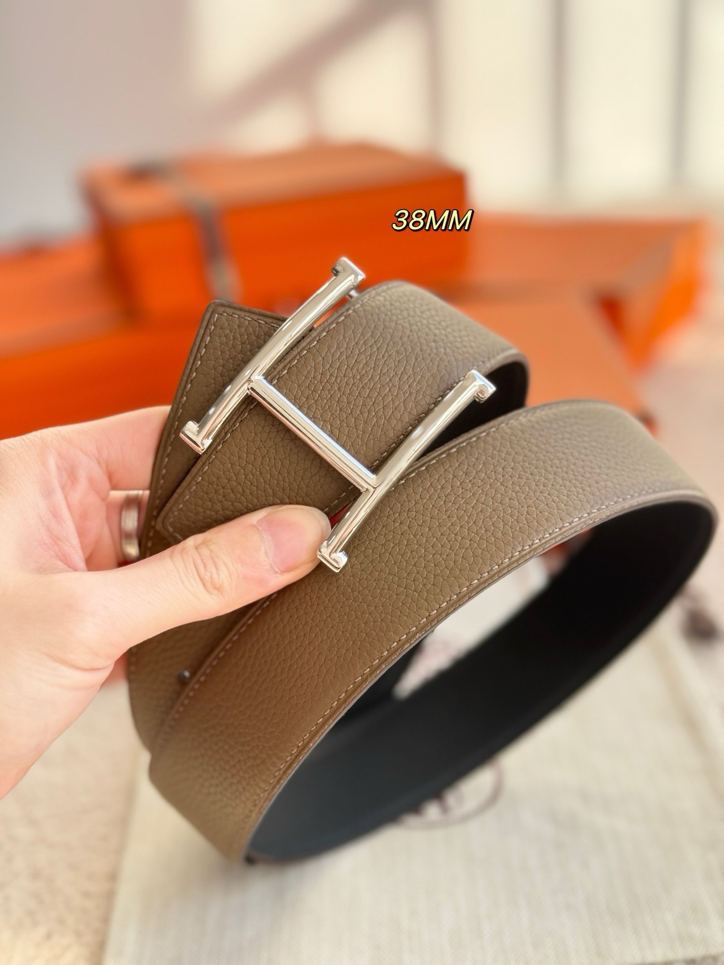 [홍콩명품.HERMES] 에르메스 2026 남성용 가죽벨트 3.8 CM HM005