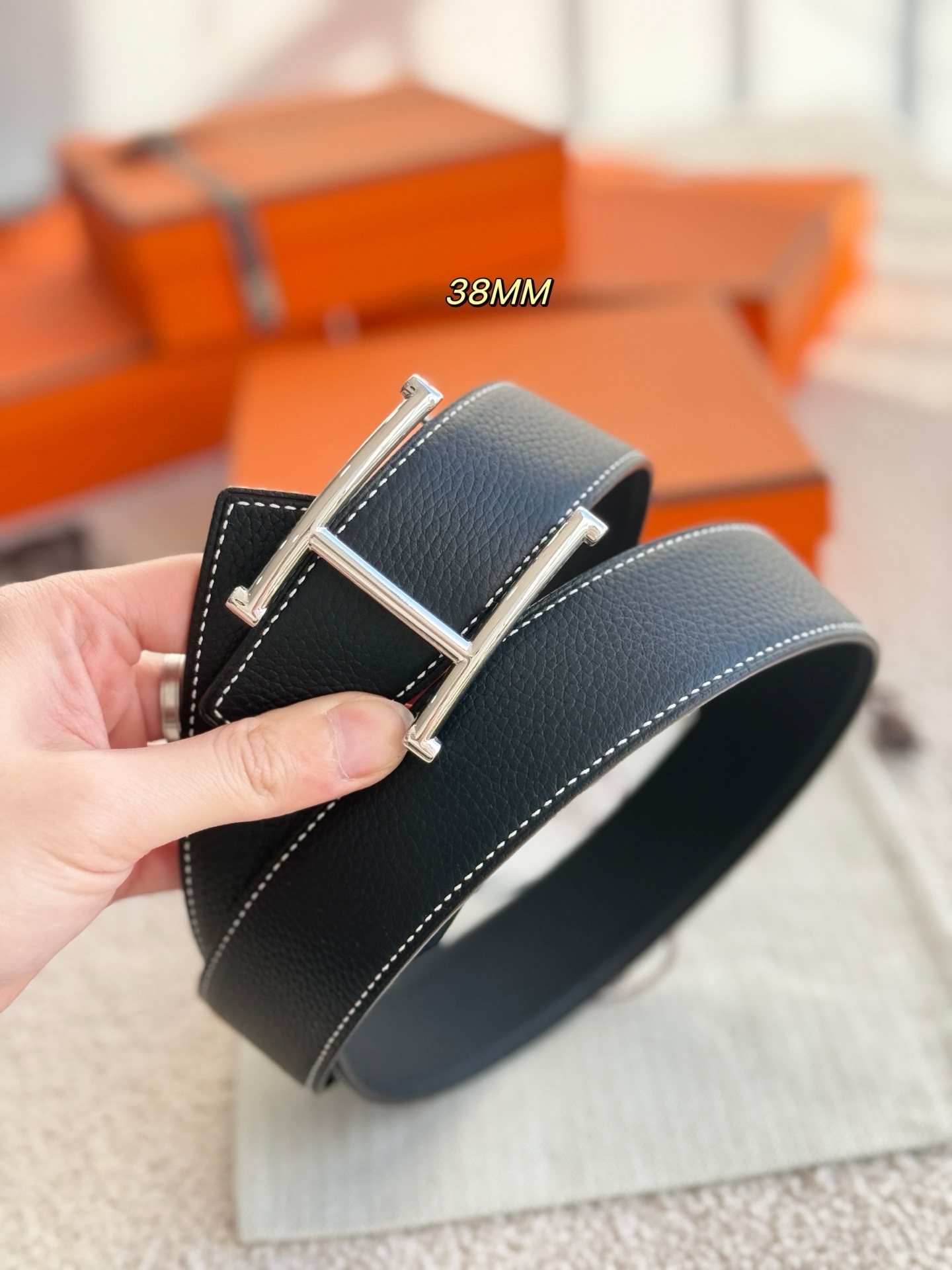 [홍콩명품.HERMES] 에르메스 2026 남성용 가죽벨트 3.8 CM HM007
