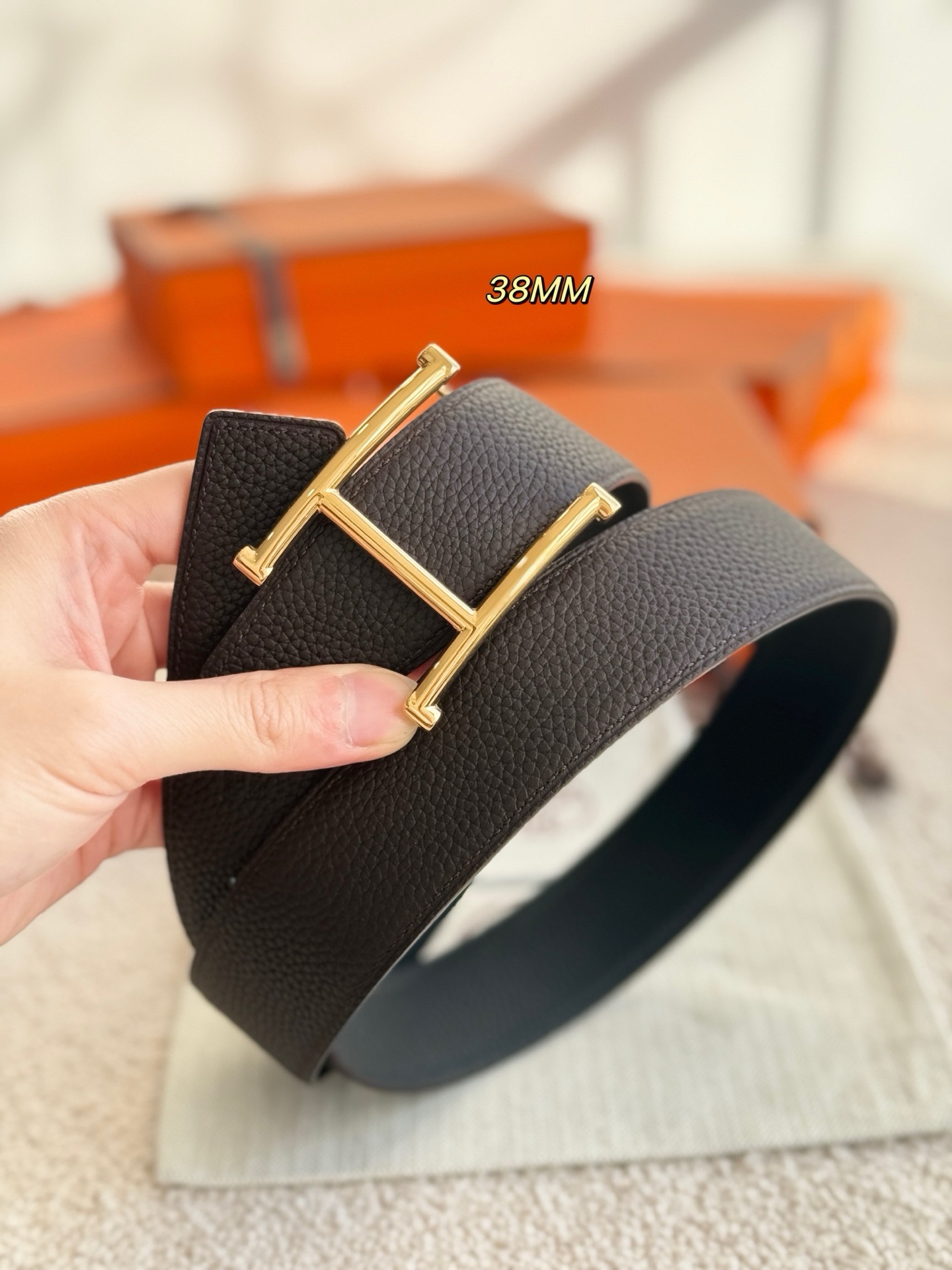 [홍콩명품.HERMES] 에르메스 2026 남성용 가죽벨트 3.8 CM HM008