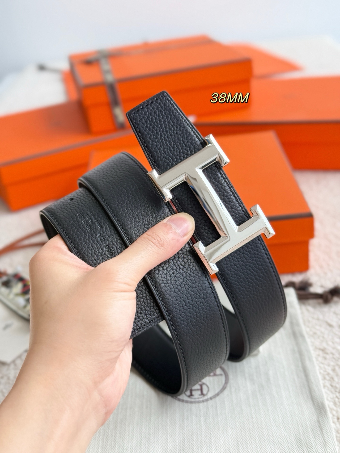 [홍콩명품.HERMES] 에르메스 2026 남성용 가죽벨트 3.8 CM HM014