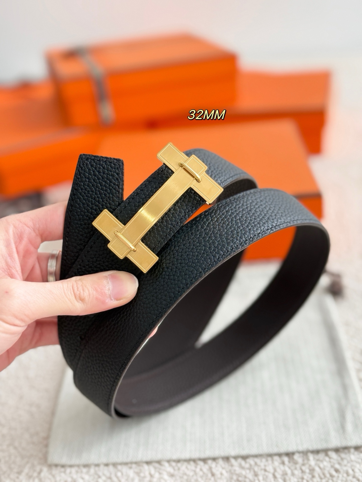 [홍콩명품.HERMES] 에르메스 2026 남성용 가죽벨트 3.2 CM HM033