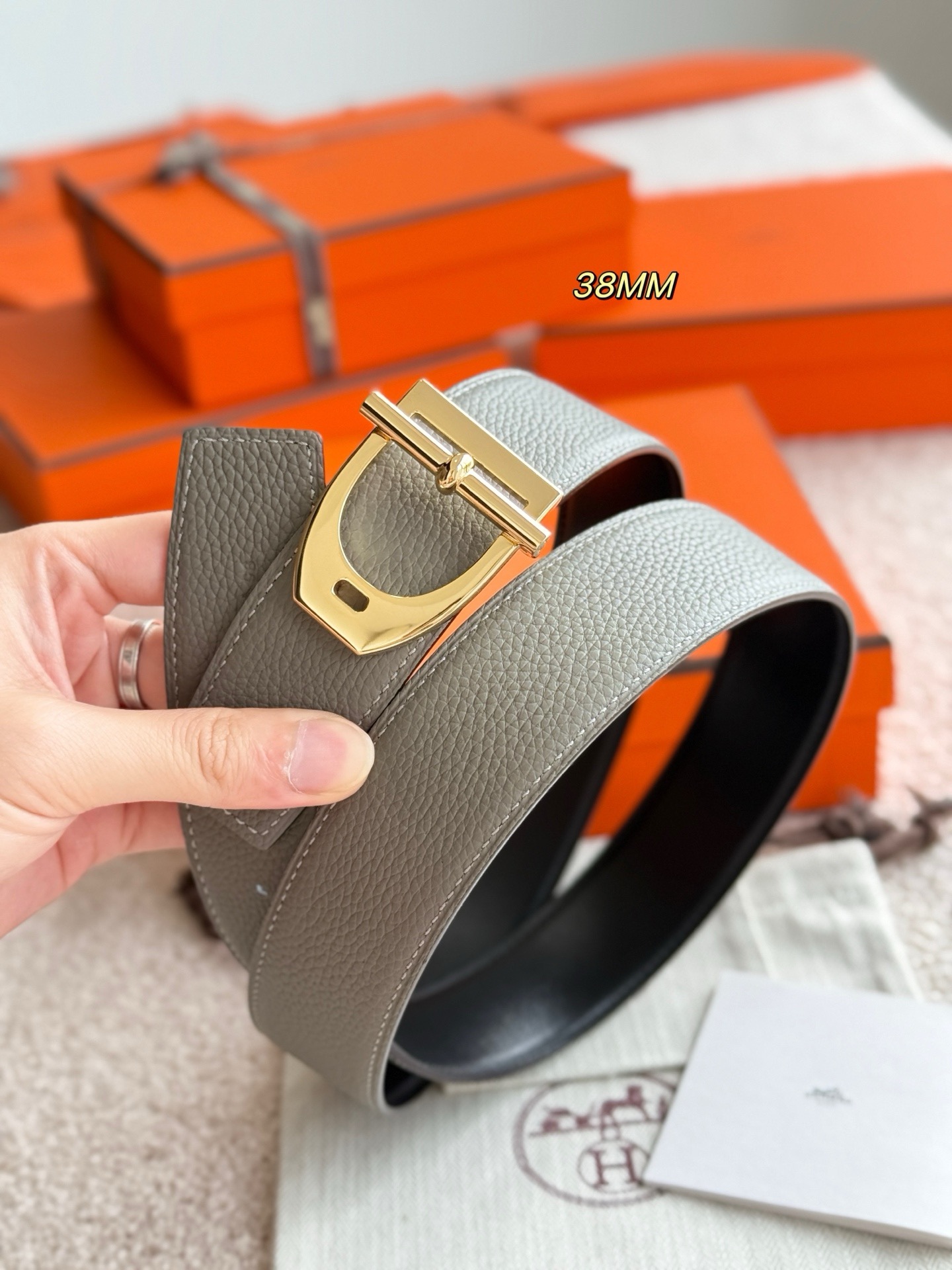 [홍콩명품.HERMES] 에르메스 2026 남성용 가죽벨트 3.8 CM HM035