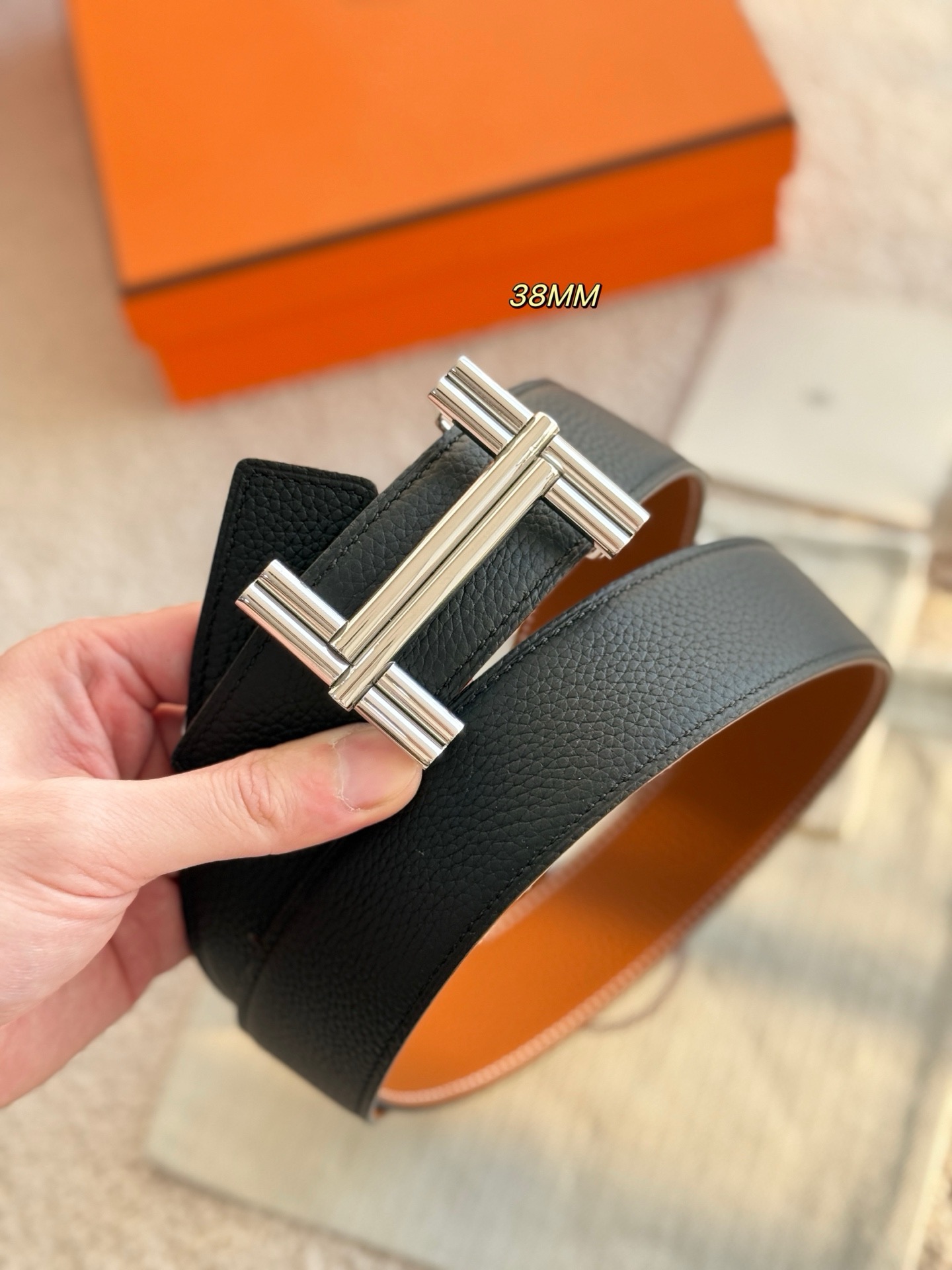[홍콩명품.HERMES] 에르메스 2026 남성용 가죽벨트 3.8 CM HM036
