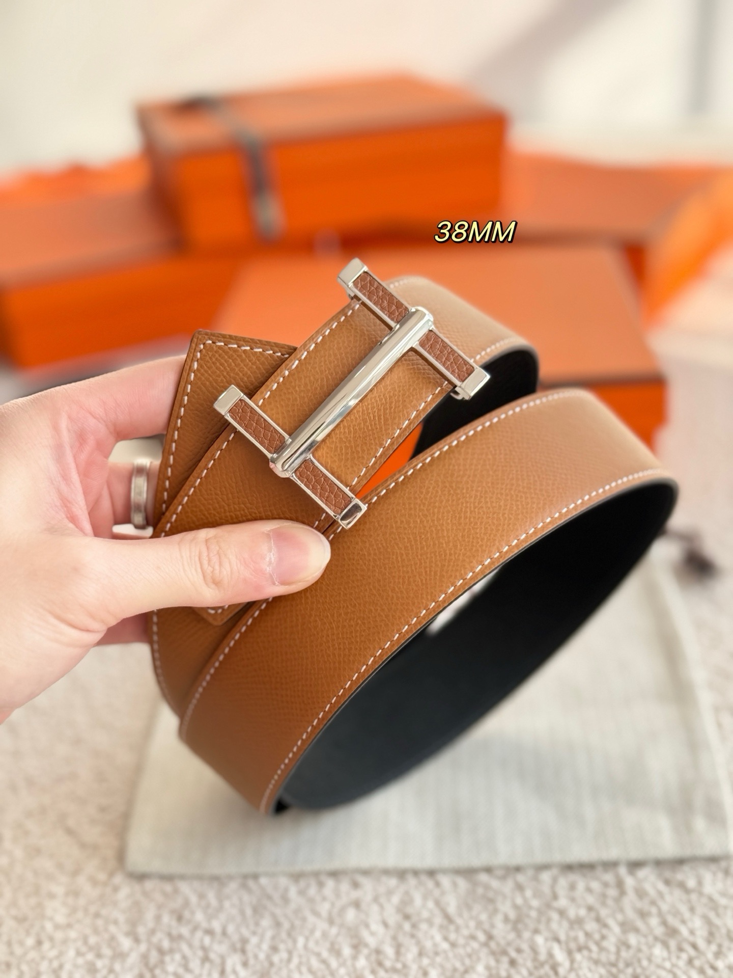 [홍콩명품.HERMES] 에르메스 2026 남성용 가죽벨트 3.8 CM HM041