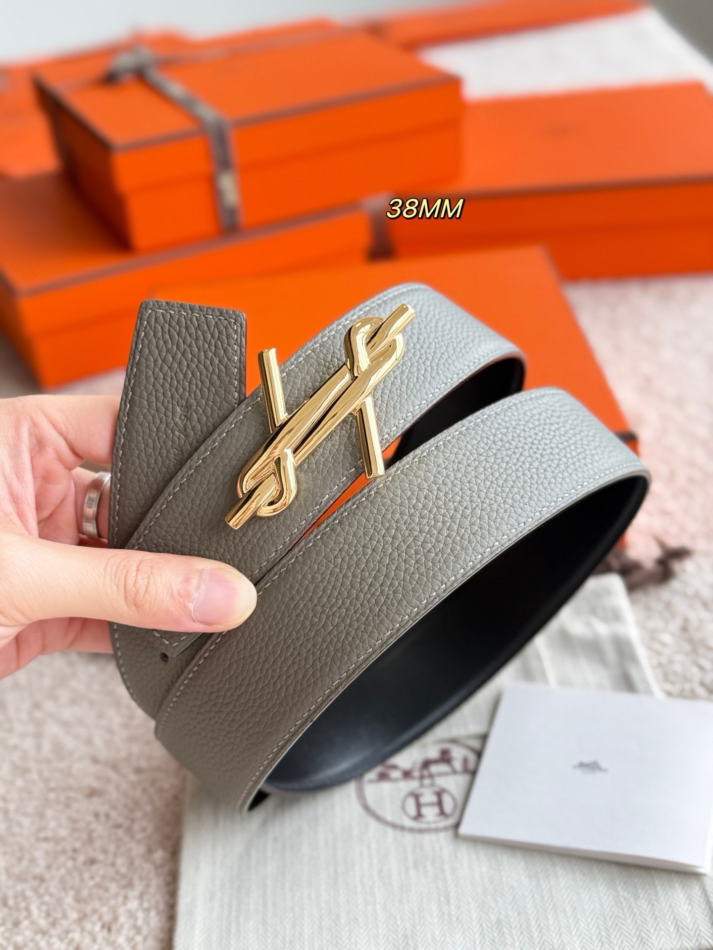 [홍콩명품.HERMES] 에르메스 2026 남성용 가죽벨트 3.8 CM HM046