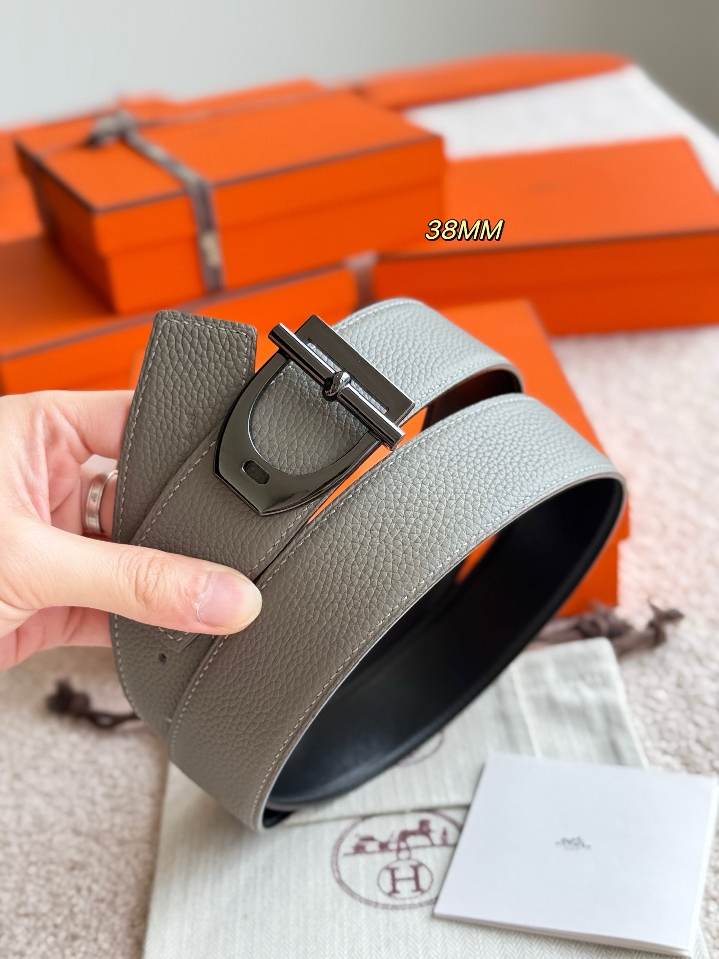 [홍콩명품.HERMES] 에르메스 2026 남성용 가죽벨트 3.8 CM HM047