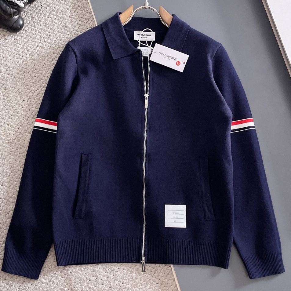 [홍콩명품.THOM BROWNE ] 톰 브라운 2026 남성용 니트가디건 TB1513 PD 홍콩명품의류,구매대행,온라인명품