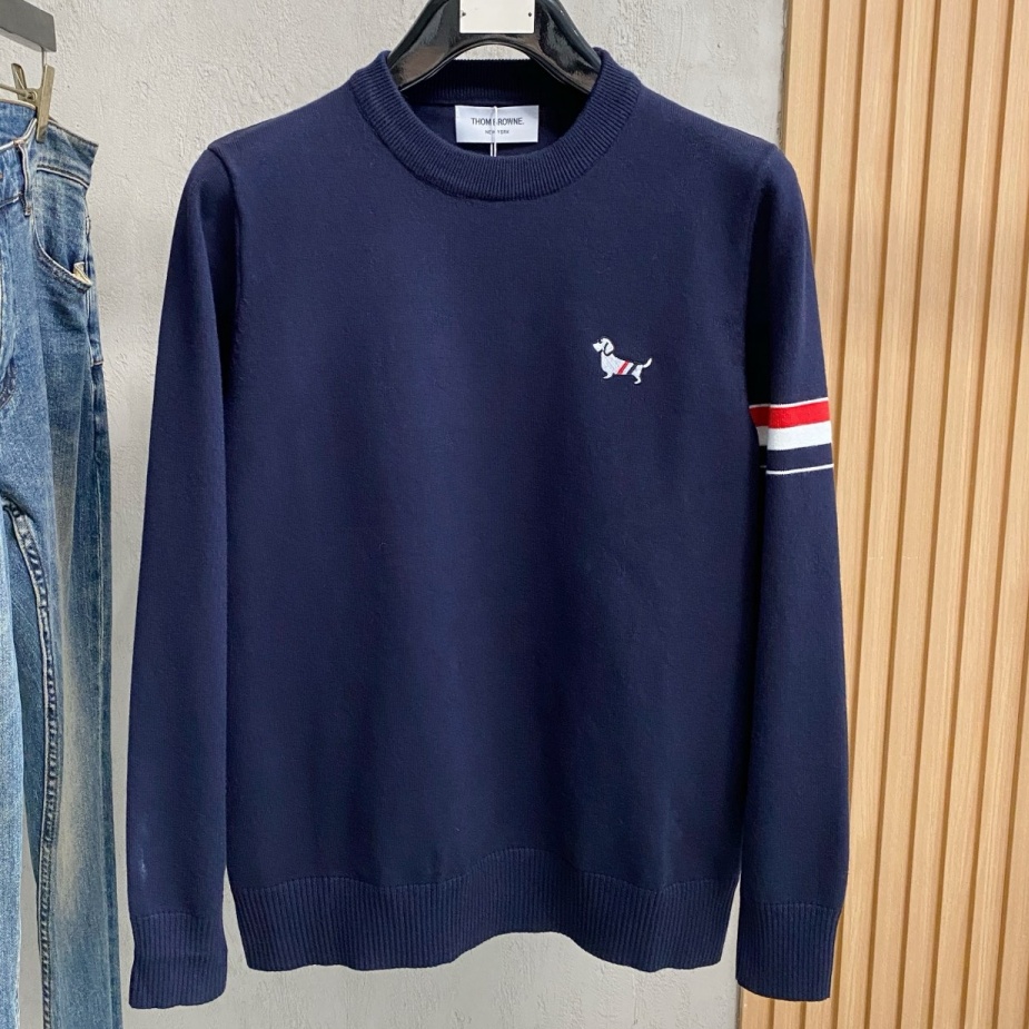 [홍콩명품.THOM BROWNE ] 톰 브라운 2026 남성용 니트풀오버 TB1557 PD 홍콩명품의류,구매대행,온라인명품