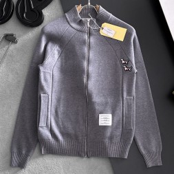 [홍콩명품.THOM BROWNE ] 톰 브라운 2026 남성용 니트가디건자켓 TB1579 PD 홍콩명품의류,구매대행,온라인명품