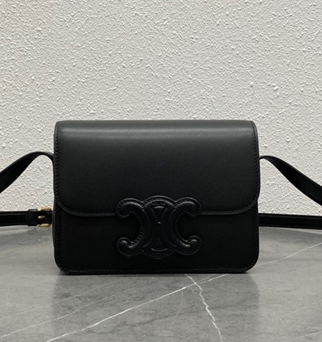 셀린느 샤이니가죽 트리옴페 숄더백 199233 H6