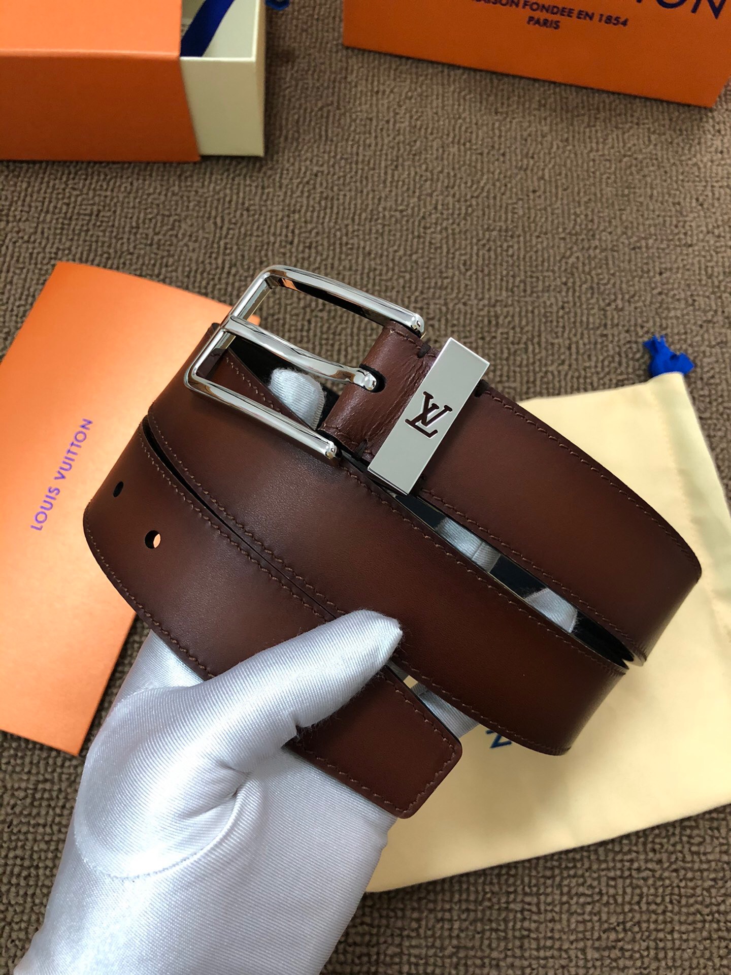 루이비통 2022 남성용 벨트 LV025 BT1