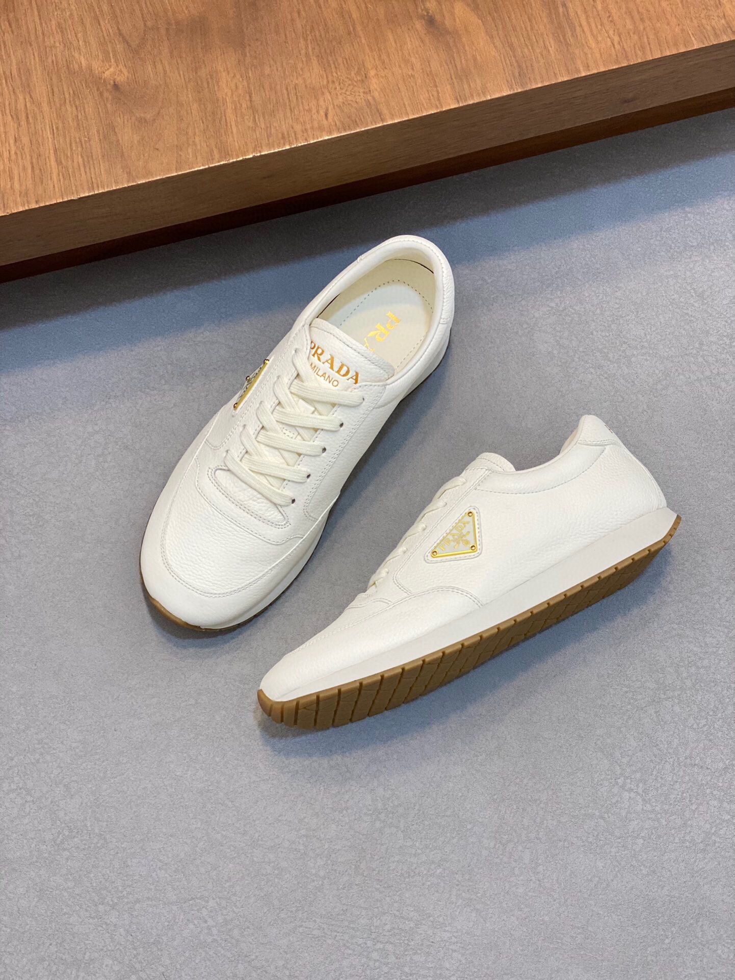 프라다 2024 남성용 스니커즈 PD484 SH-E