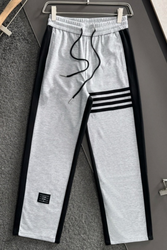 [홍콩명품.THOM BROWNE ] 톰 브라운 2026 남성용 추리닝바지 TB1429 PD 홍콩명품의류,구매대행,온라인명품