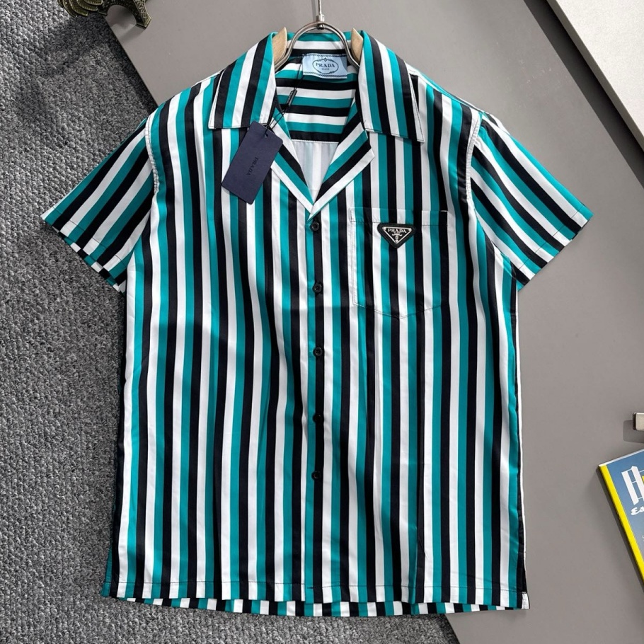 [홍콩명품.PRADA] 프라다 2026 남성용 반팔셔츠 PD2096 PD 홍콩명품의류,구매대행,온라인명품