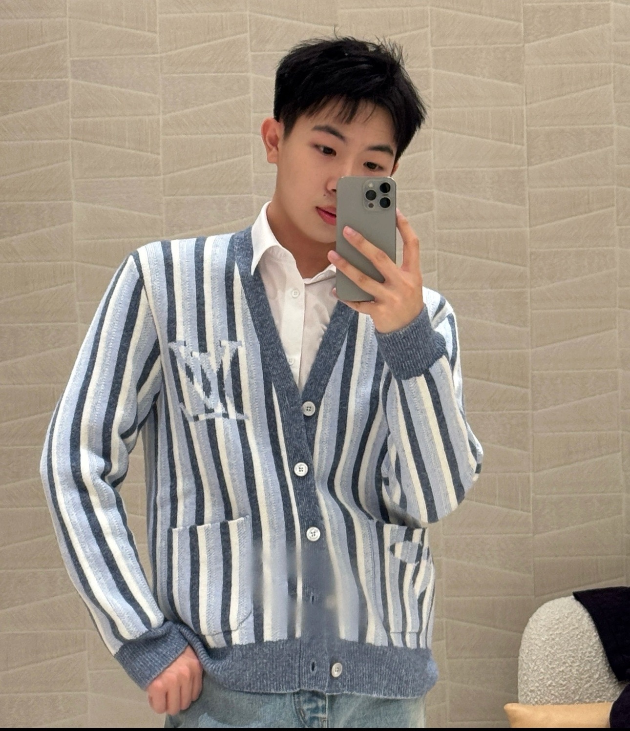 [홍콩명품.LOUIS VUITTON] 루이비통 2026 남성용 울혼방 가디건 LV3479 PD 홍콩명품의류,구매대행,온라인명품