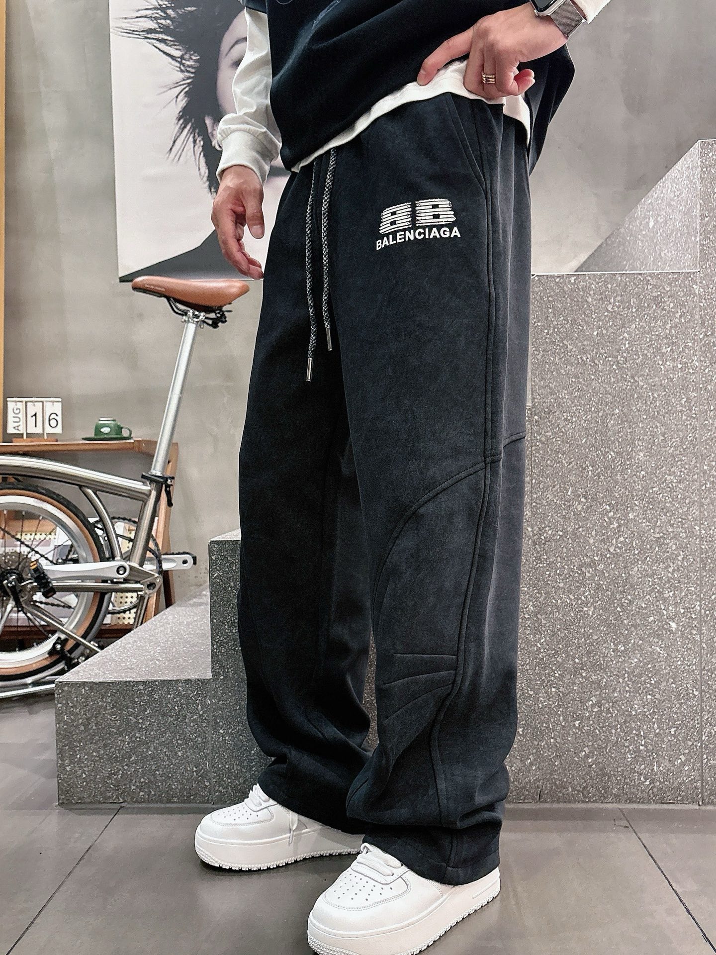 [홍콩명품.BALENCIAGA] 발렌시아가 2026 남성용 추리닝바지 BL1521 PD 홍콩명품의류,구매대행,온라인명품