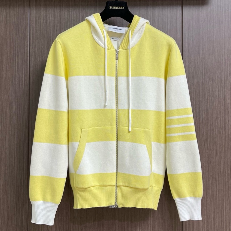 [홍콩명품.THOM BROWNE ] 톰 브라운 2026 남성용 니트가디건자켓 TB1504 PD 홍콩명품의류,구매대행,온라인명품