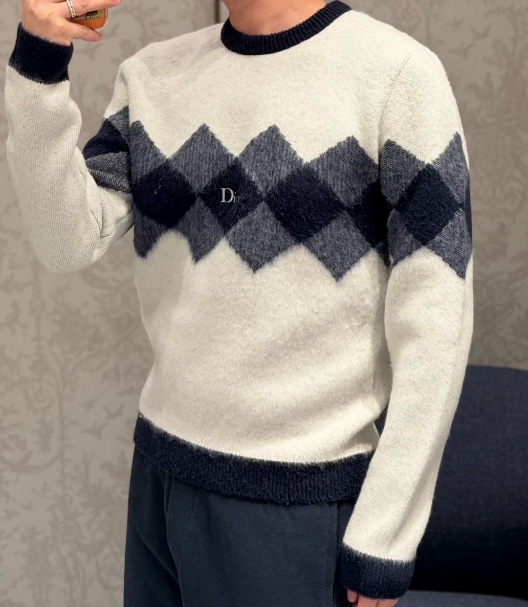 [홍콩명품.Christian Dior] 크리스챤 디올 2026 남성용 울 풀오버 CD2140 PD 홍콩명품의류,구매대행,온라인명품