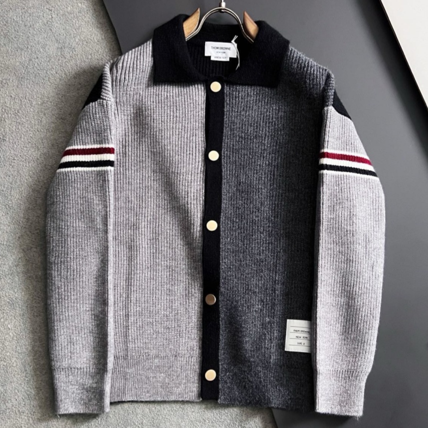[홍콩명품.THOM BROWNE ] 톰 브라운 2026 남성용 니트가디건자켓 TB1582 PD 홍콩명품의류,구매대행,온라인명품