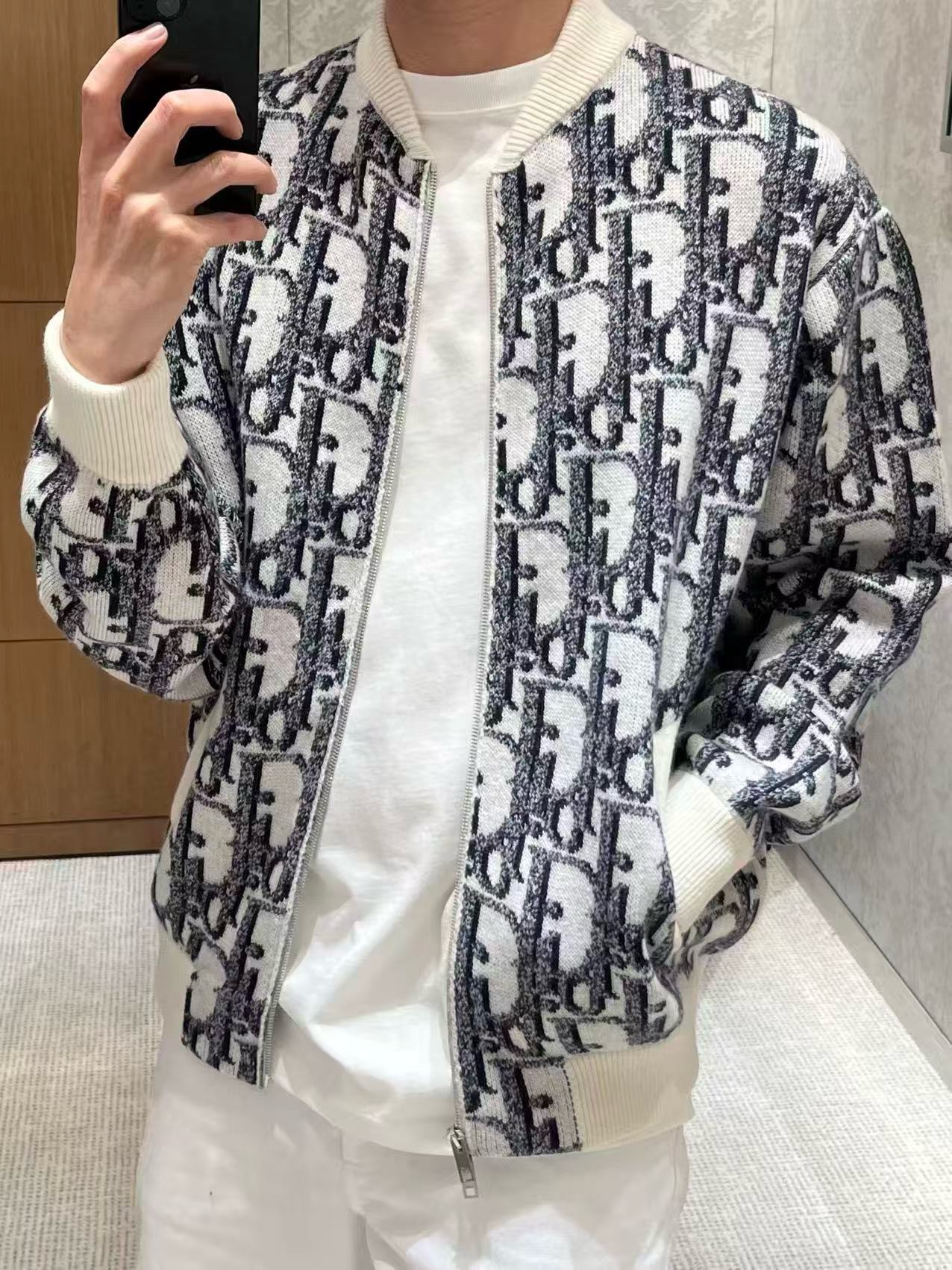 [홍콩명품.Christian Dior] 크리스챤 디올 2026 남성용 니트 가디건자켓 CD2147 PD 홍콩명품의류,구매대행,온라인명품
